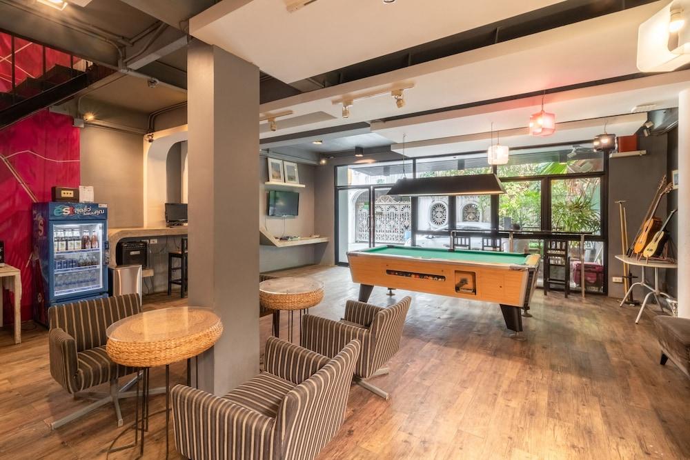 Cheqinn Hostel - Sukhumvit 4 Nana Plaza Bangkok Kültér fotó