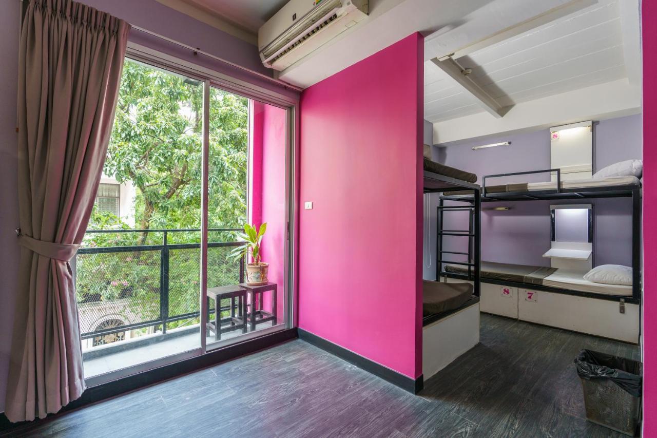 Cheqinn Hostel - Sukhumvit 4 Nana Plaza Bangkok Kültér fotó