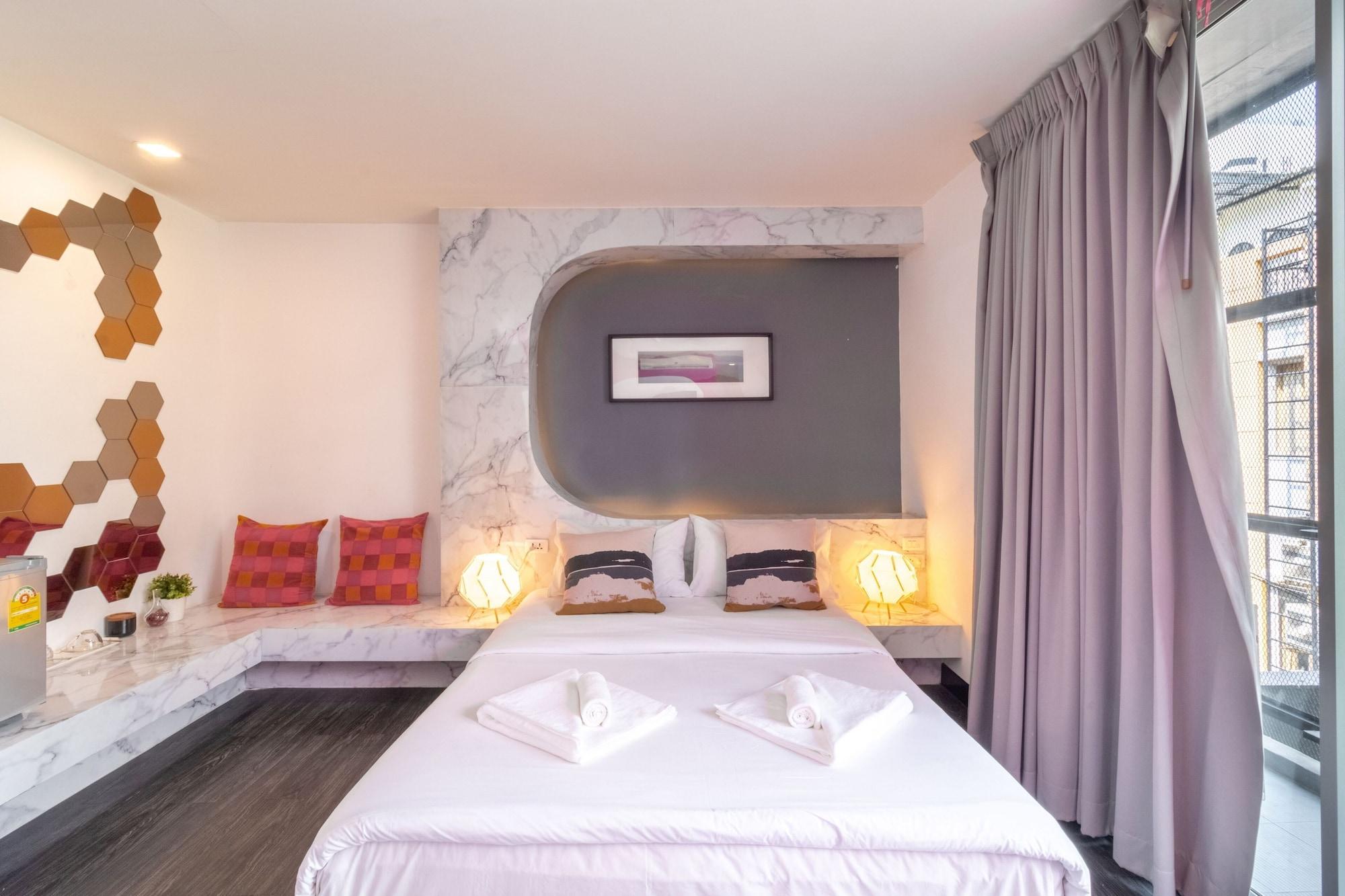 Cheqinn Hostel - Sukhumvit 4 Nana Plaza Bangkok Kültér fotó