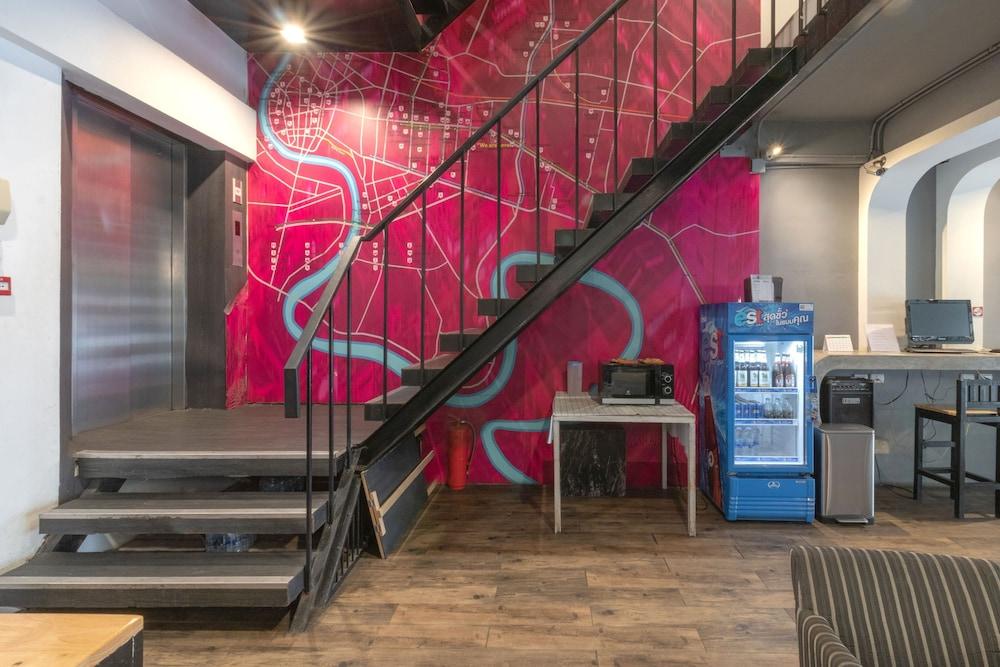Cheqinn Hostel - Sukhumvit 4 Nana Plaza Bangkok Kültér fotó