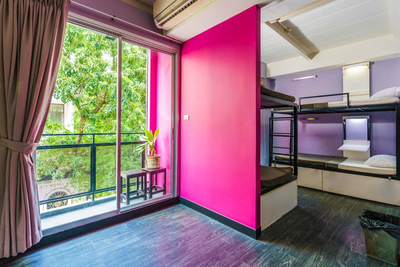 Cheqinn Hostel - Sukhumvit 4 Nana Plaza Bangkok Kültér fotó
