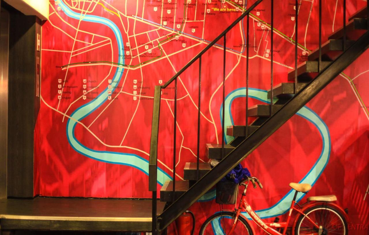 Cheqinn Hostel - Sukhumvit 4 Nana Plaza Bangkok Kültér fotó