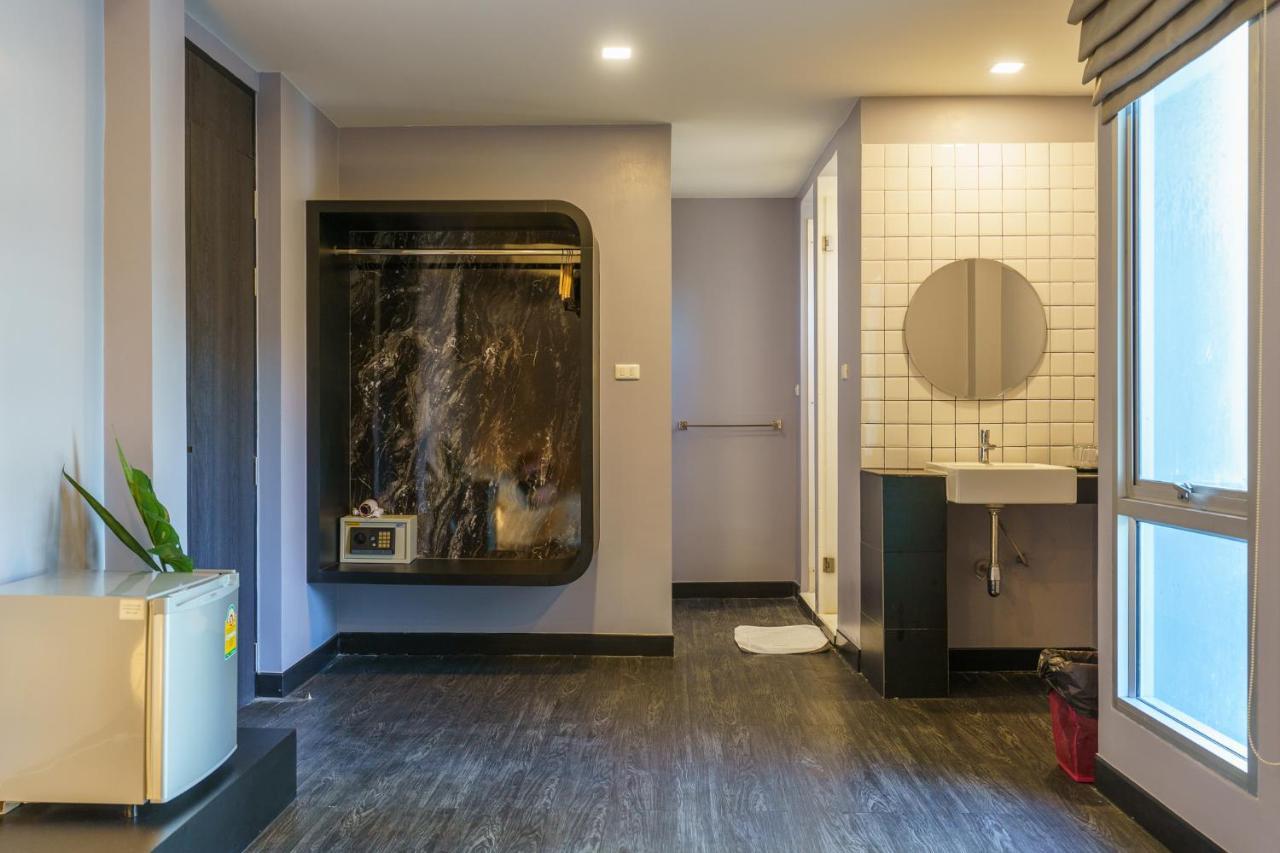 Cheqinn Hostel - Sukhumvit 4 Nana Plaza Bangkok Kültér fotó